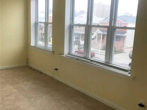 3743 Neptune Avenue image 18 of 20