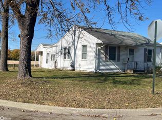 221 Schwartz St, West Burlington, IA 52655