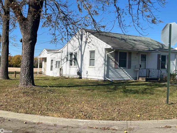 221 Schwartz St, West Burlington, IA 52655