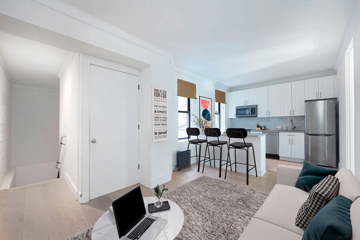 Building Photo - 245 E 30th St #1