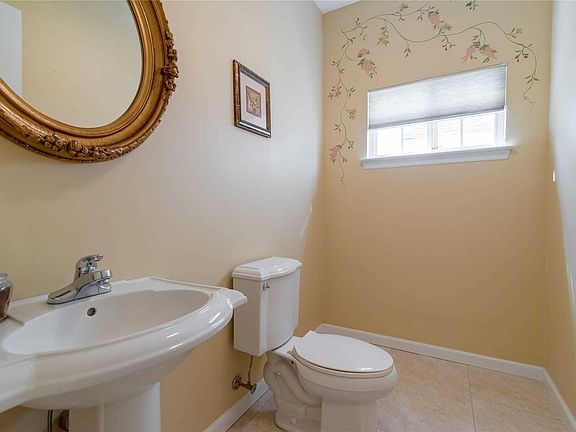 5th image of 131 Constantine Way