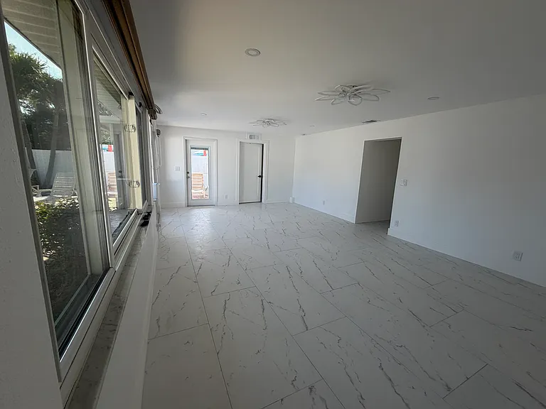 1125 Union St — Photo 37