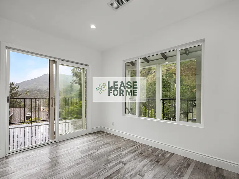 9848 Portola Dr — Photo 26