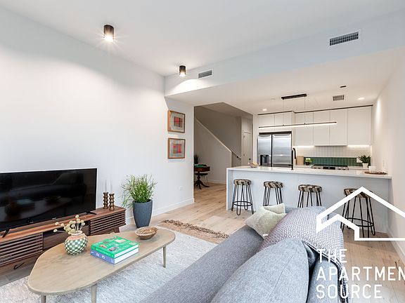 3rd image of 1712 Oak Ave Penthouse 406