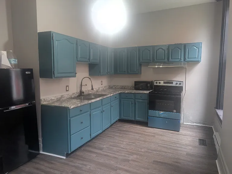 218 N 11th St #1 — Photo 1