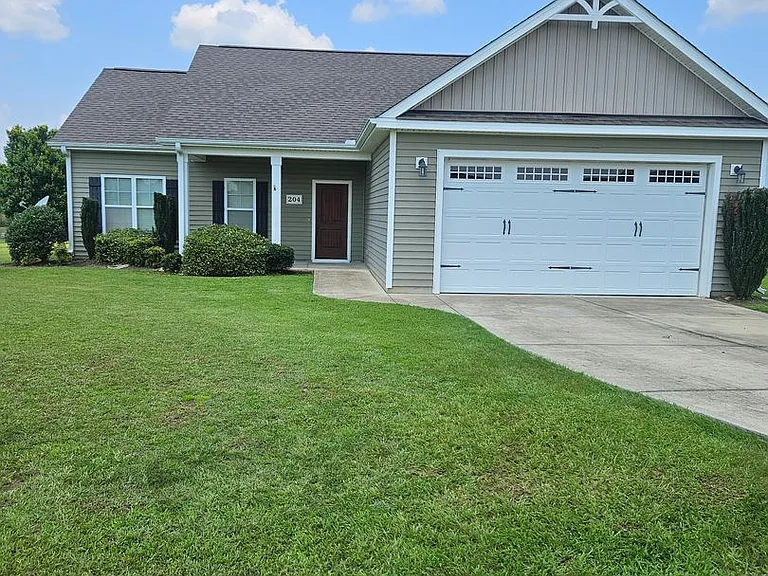 204 Twilight Dr — Photo 1