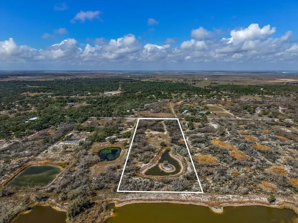 141 Kluge Trl, Rockport, TX 78382