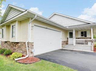 933 Winsome Way NW, Isanti, MN 55040