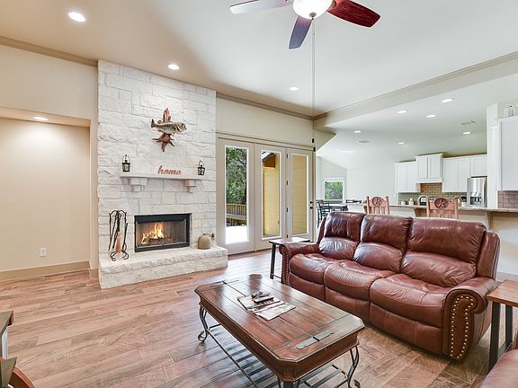 4th image of 6 Honeysuckle Ln