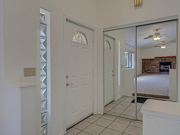3rd image of 2609 W Palmer Dr