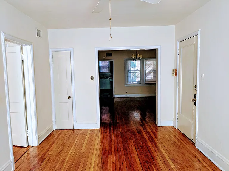 800 N. Sheppard St. — Photo 67