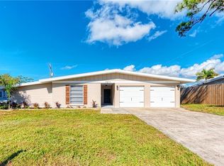2471 Waneta Dr, Sarasota, FL 34231