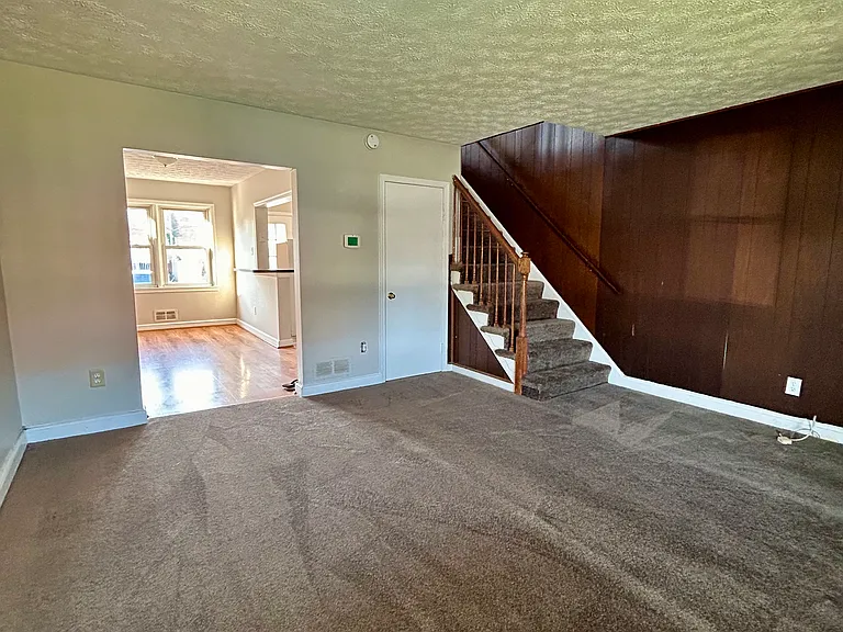 2103 Redthorn Rd — Photo 5