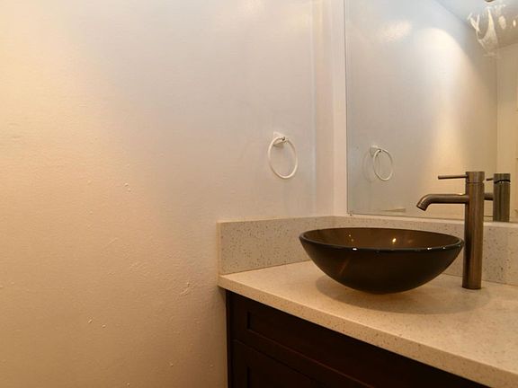3rd image of 1921 Rock St APT 28