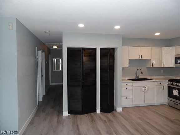 4th image of 1013 Hassell Ave