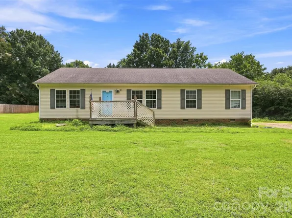 121 Pine State Rd, Troutman, NC 28166