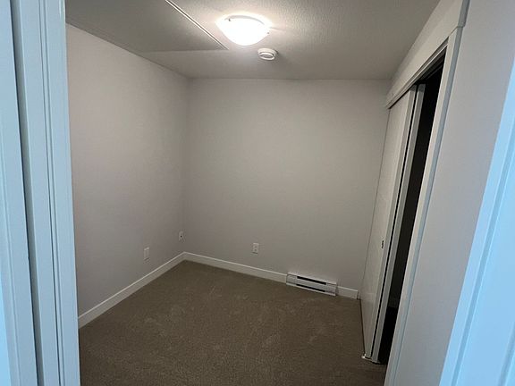 4th image of 8423 Cedar St #302