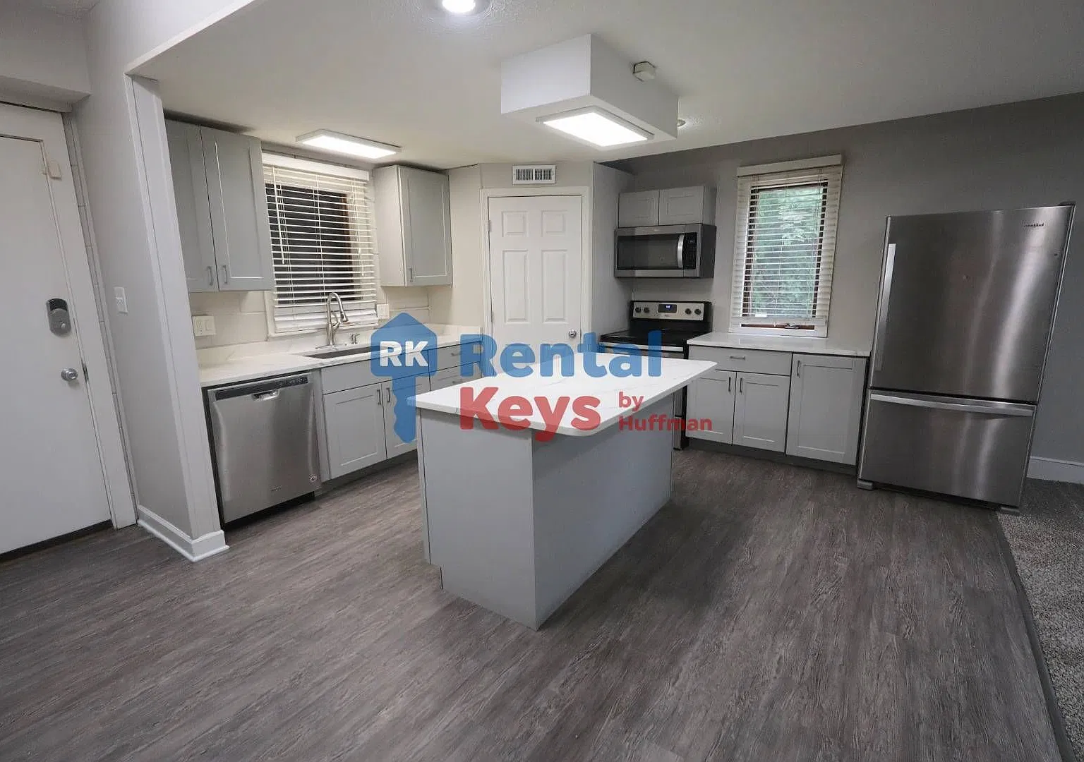 3811 Covert Avenue — Photo 4