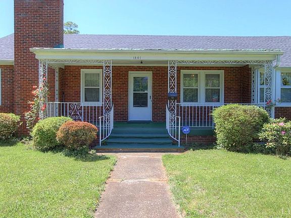 3rd image of 1501 Linden Ave