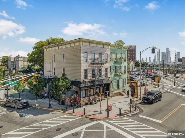 328 32nd Street, Union City, NJ 07087
