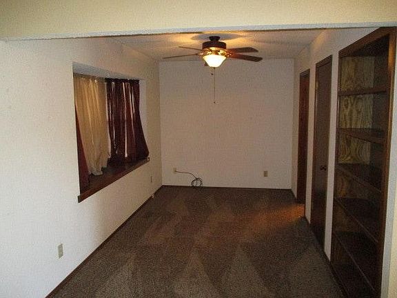 5th image of 624 NW 121st St