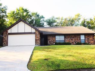6716 S Oswego Ave, Tulsa, OK 74136