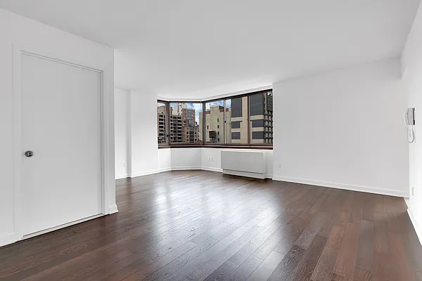 Rented by Cooper & Cooper Real Estate | media 4