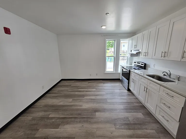415 Olo St 1stflr 1b/1b Renovated Churchparish! Petsok Laundry! Prkg! — Photo 2