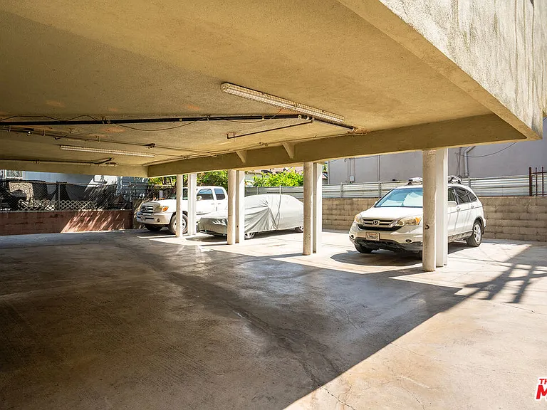 1232 N McCadden Pl #4 — Photo 9