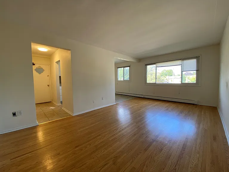75 Harold Ave #10 — Photo 6