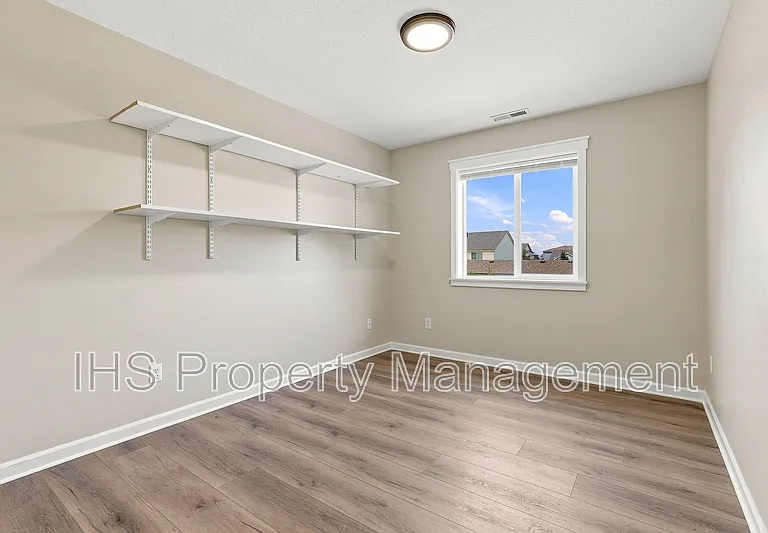 9711 Nottingham Dr — Photo 16