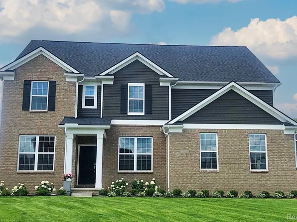 22245 Hilda Ln, South Lyon, MI 48178