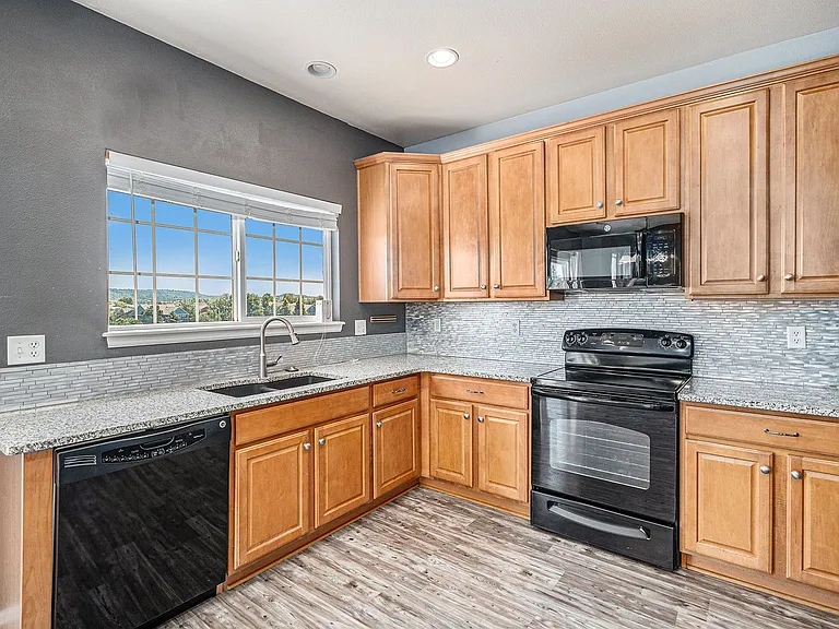 4230 Beautiful Cir — Photo 11
