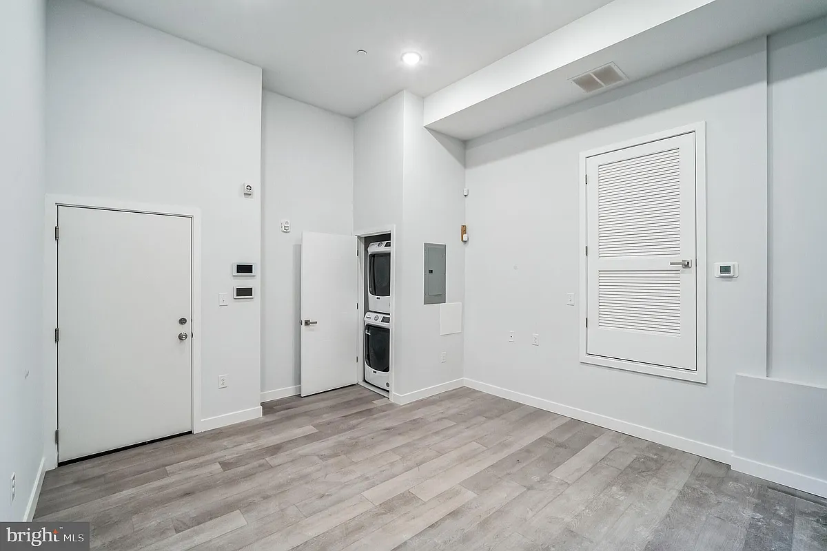 Building Photo - 2415 N 7th St #A07