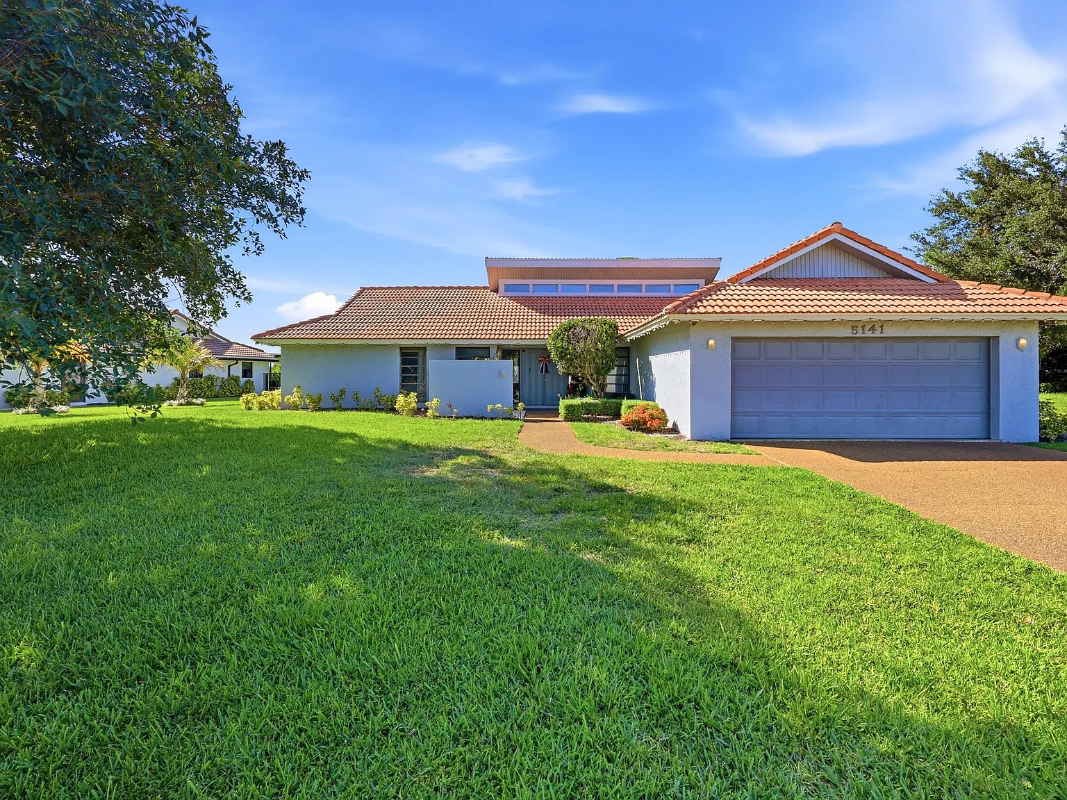 3 bed, 2.5 bath, 2324 sqft, $4,800 — Photo 1