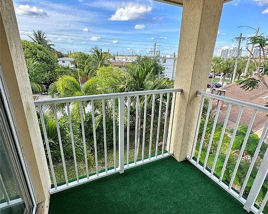 4th image of 2066 NE 167th St #3-100