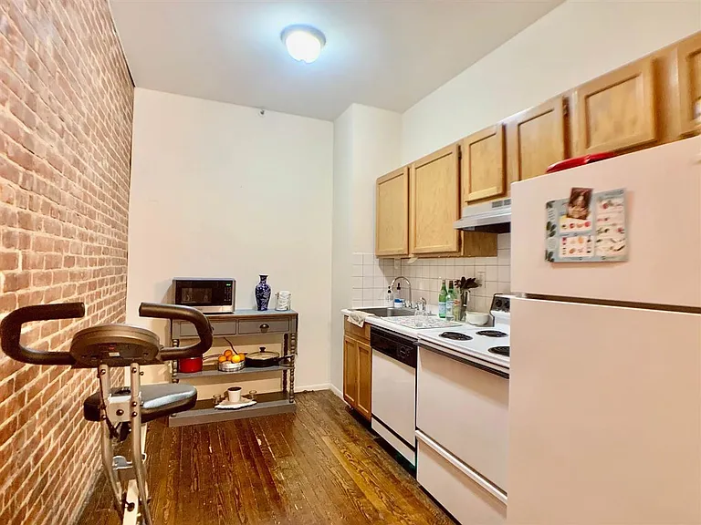 308 Madison St #3B — Photo 1