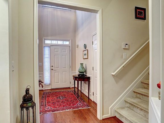 5th image of 4115 Prince Charles Dr