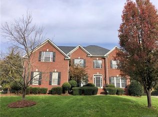613 Carver Pond Ln, Waxhaw, NC 28173