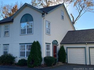 37 Kendall Green Dr, Milford, CT 06461