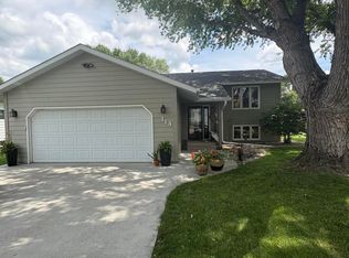 114 16th St SE, Watertown, SD 57201