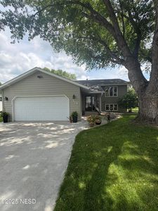 114 16th St SE, Watertown, SD, 57201