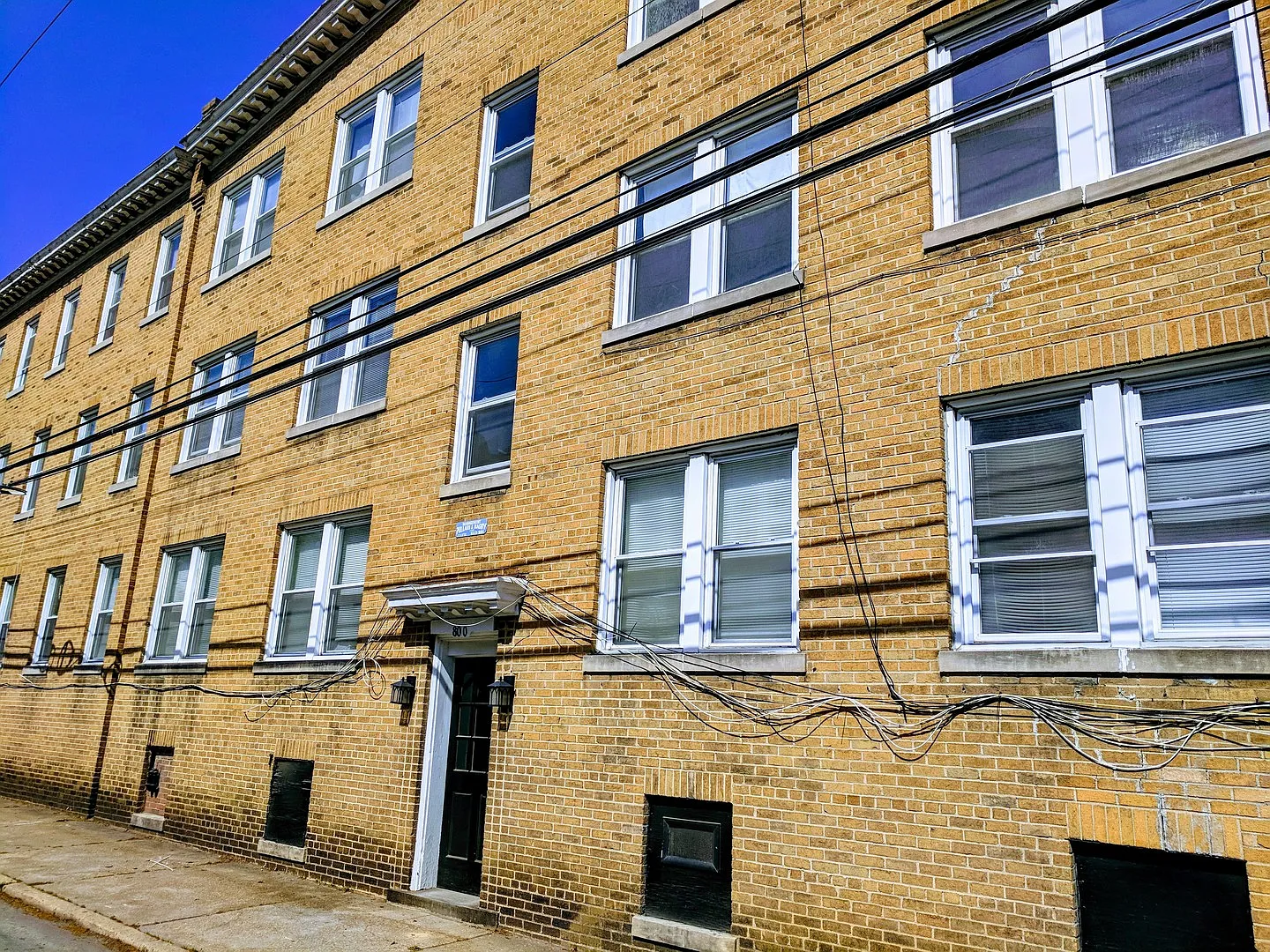 800 N. Sheppard St. — Photo 2
