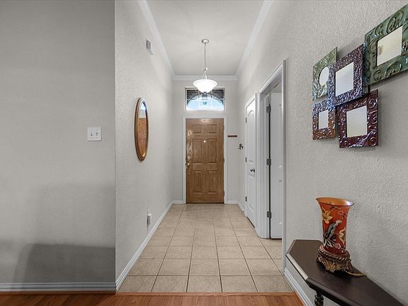 4th image of 380 Lockwood Ln