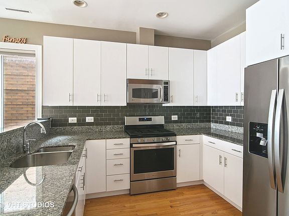 5th image of 2451 N Clybourn Ave APT 11