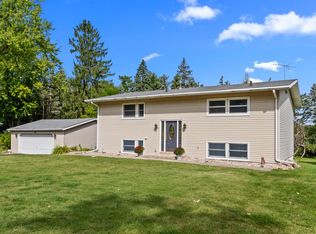 524 Lakeview Dr, Walworth, WI 53184