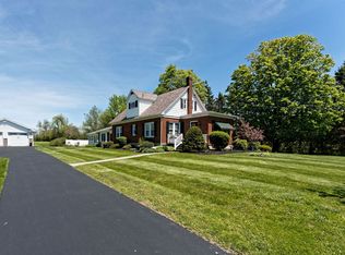 26 Calhoun Dr, Troy, NY 12182