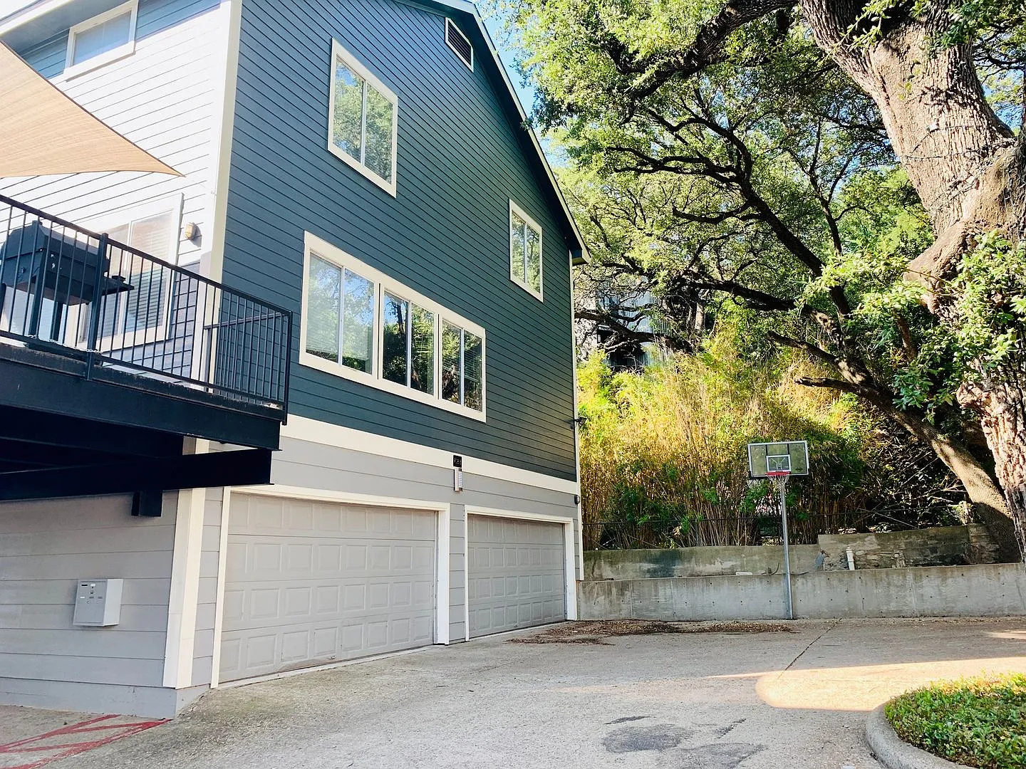 6bed/3bath with garage in North Campus — Photo 1