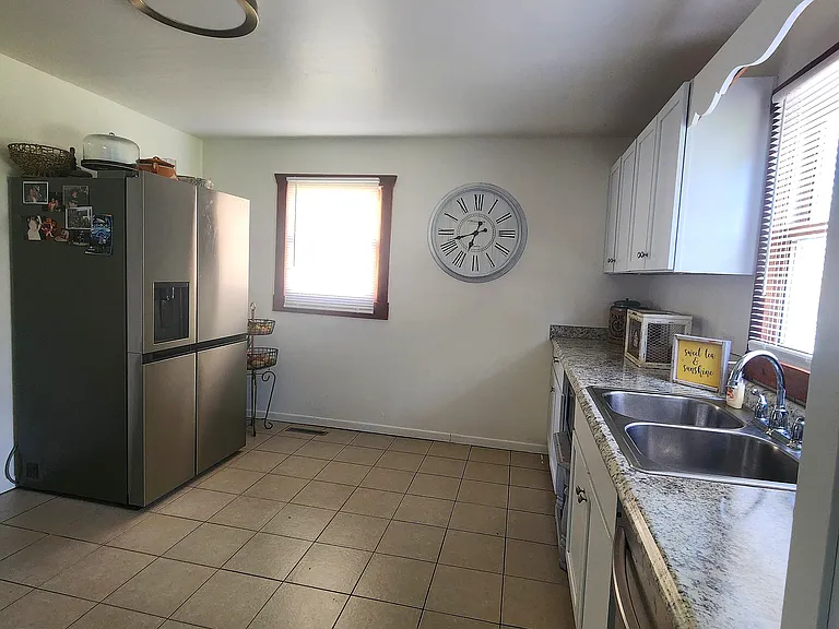163 N California Ave — Photo 10