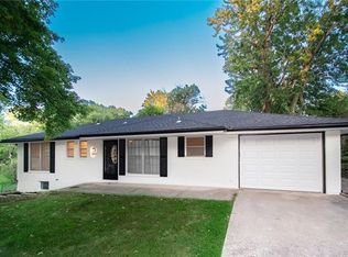 1805 N Howard Dr, Independence, MO 64050